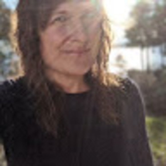 Meet your Posher, Melissa - Picture 1 of 1